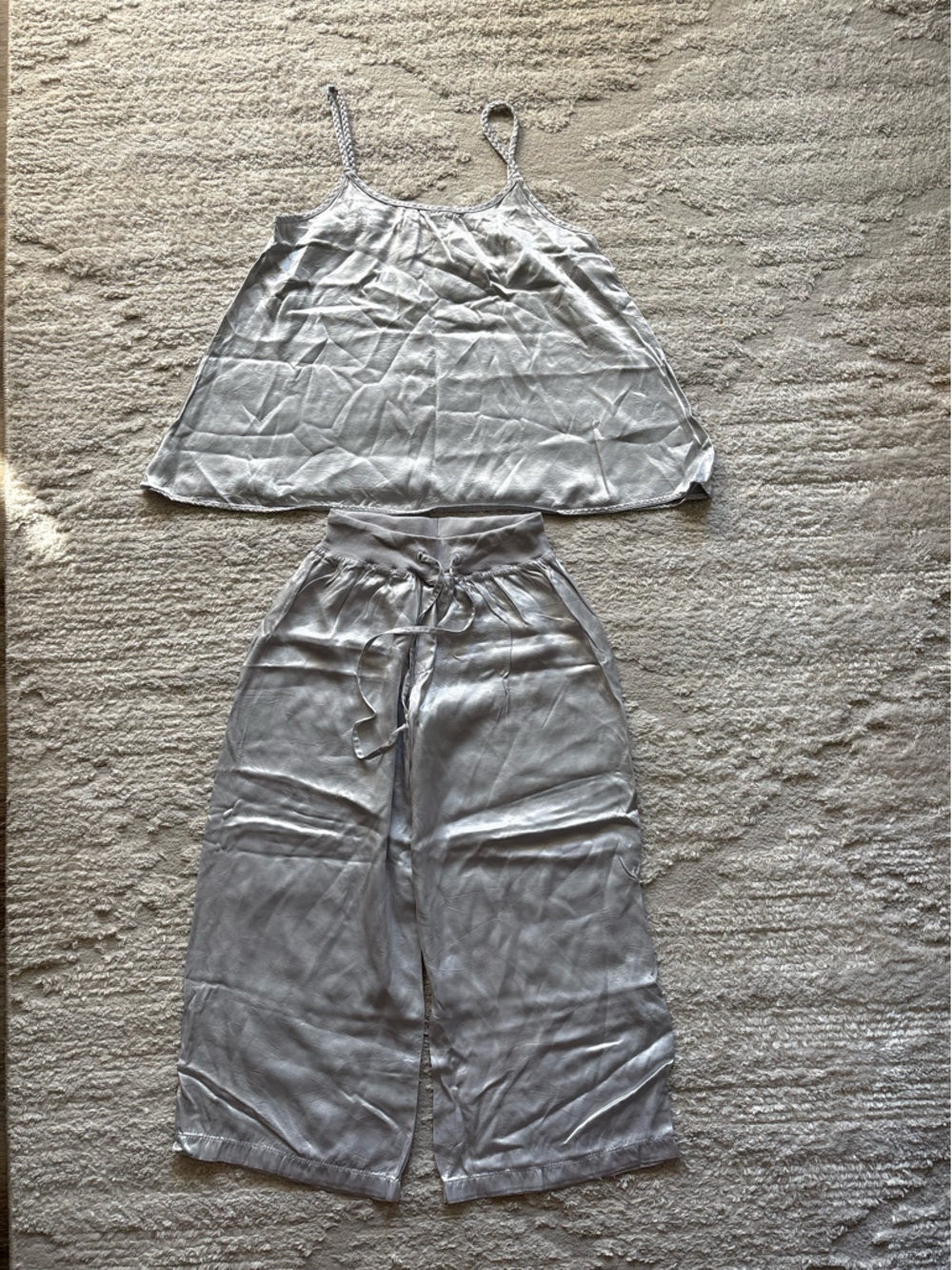 PJ Harlow silver pajama set from Size XS - Picture 3 of 7